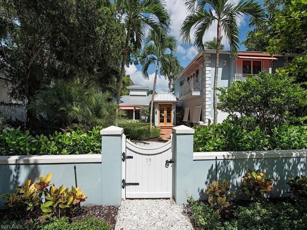 195 2nd AVE N, NAPLES, FL 34102