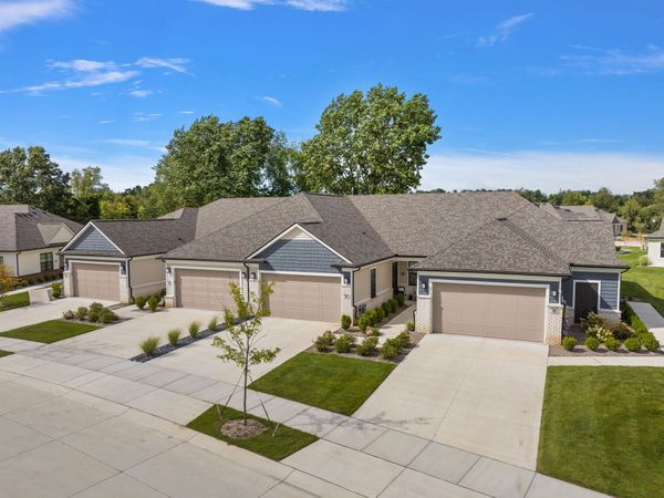 7716 N Heritage Drive, Dexter, MI 48130