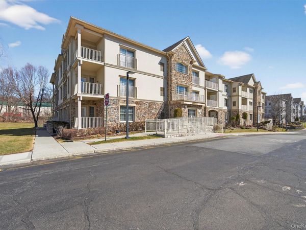 28 N De Baun Avenue , Unit 304, Airmont, NY 10901