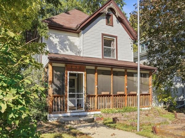 321 W 6th Street , Dixon, IL 61021