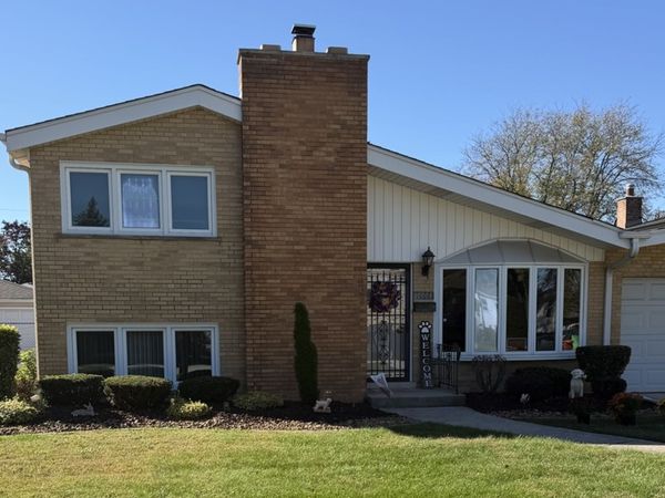 10008 Buell Court, Oak Lawn, IL 60453