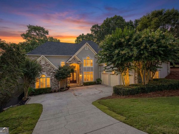 8370 Sentinae Chase Drive, Roswell, GA 30076