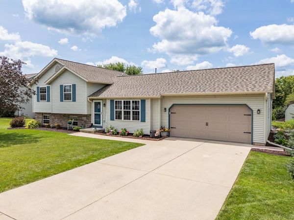 1011 Eagle Lane, Poynette, WI 53955