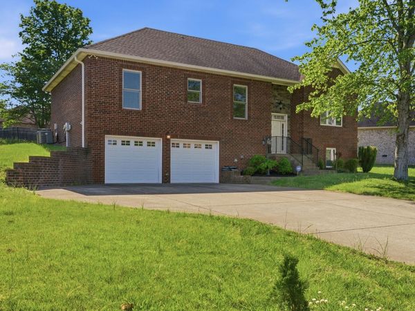 2010 Rebekah Dr , Greenbrier, TN 37073
