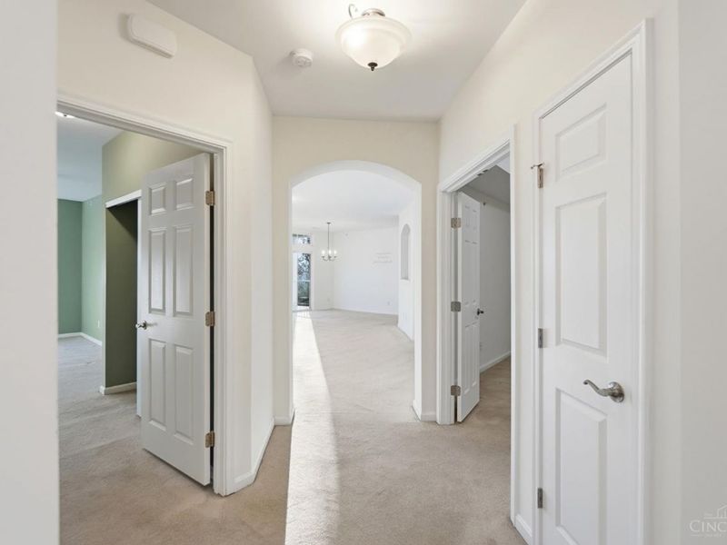 7378 Bridge Point Drive, Green Township, OH 45248 Photo 2