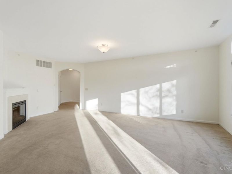 7378 Bridge Point Drive, Green Township, OH 45248 Photo 4