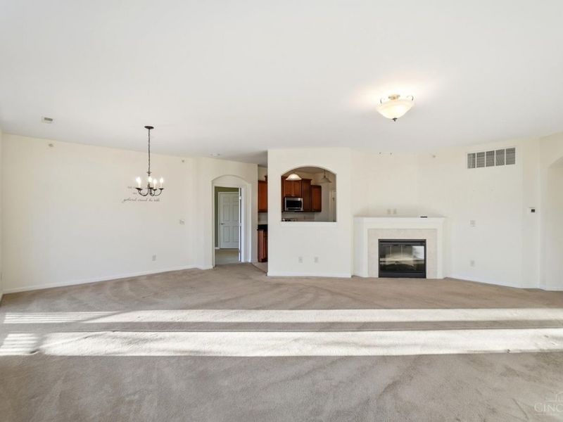 7378 Bridge Point Drive, Green Township, OH 45248 Photo 5