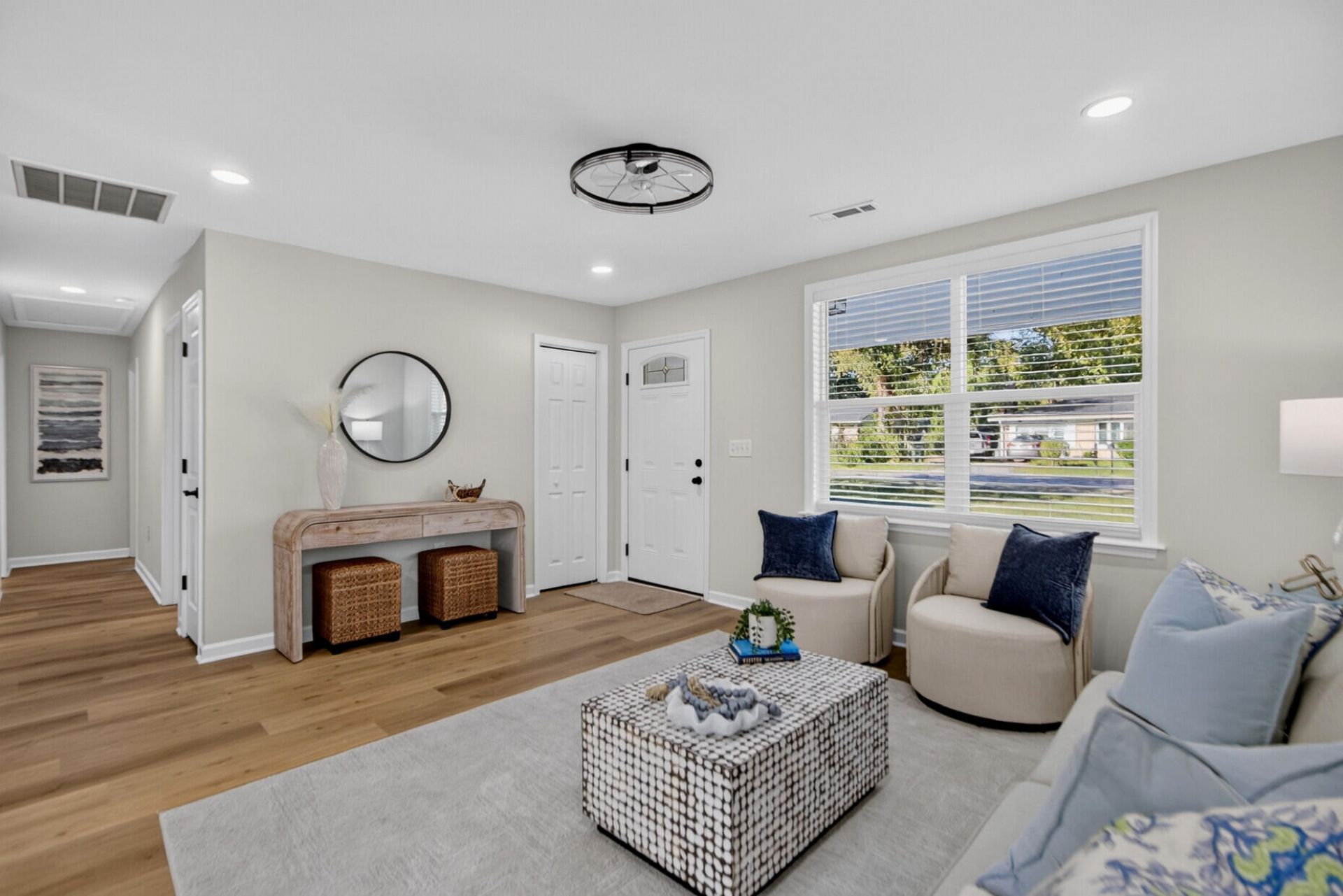 120 Clarine Drive Photo 6