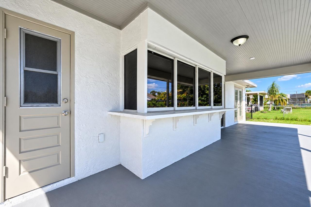 2502 SE Calusa Avenue, Port Saint Lucie, FL 34952 Photo