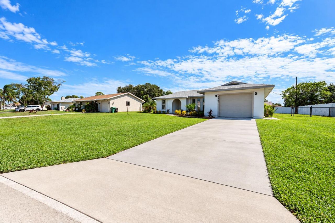 2502 SE Calusa Avenue, Port Saint Lucie, FL 34952 Photo