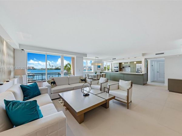 90 Alton Rd , Unit TH-8, Miami Beach, FL 33139