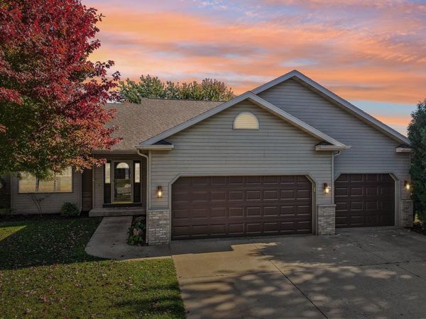 808 Hanksfield Place, Prairie du Sac, WI 53578