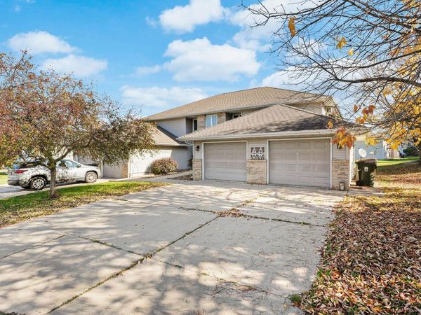 585 Kelvington Drive, Sun Prairie, WI 53590