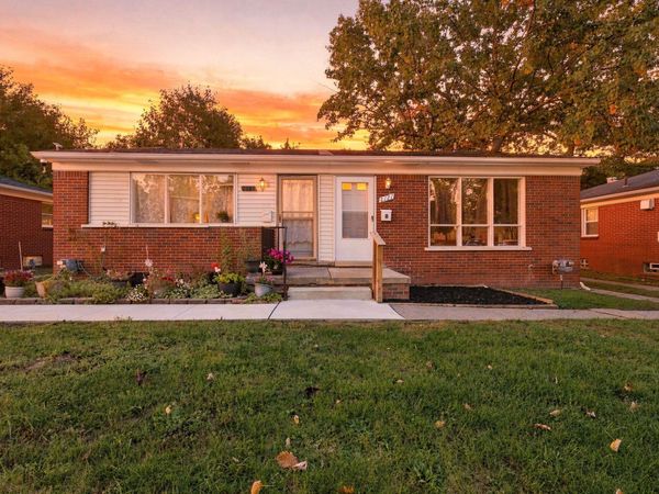 2127 Ackley Avenue, Westland, MI 48186