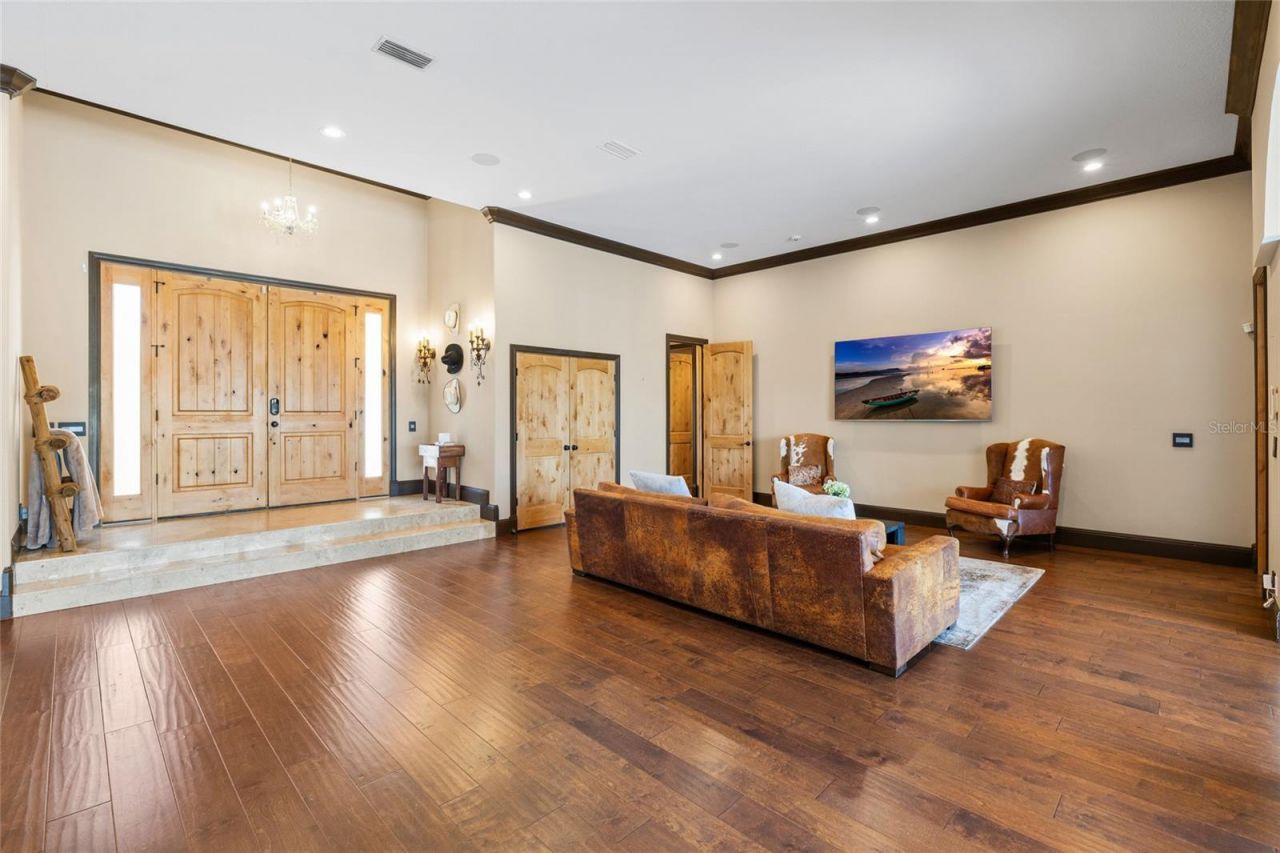 9805 Compass Point Way, Tampa, FL 33615 Photo