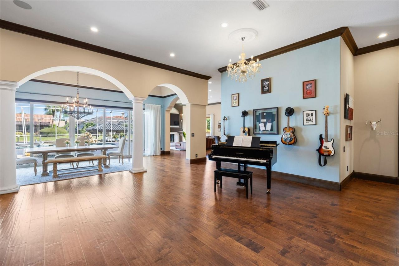 9805 Compass Point Way, Tampa, FL 33615 Photo