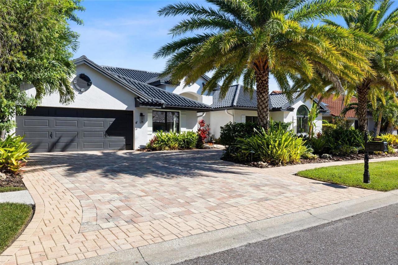 9805 Compass Point Way, Tampa, FL 33615 Photo