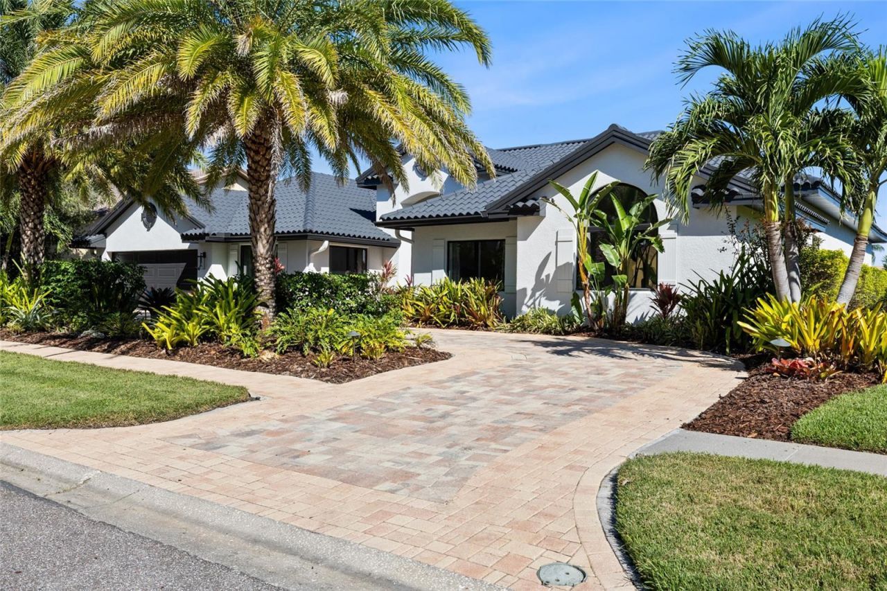 9805 Compass Point Way, Tampa, FL 33615 Photo