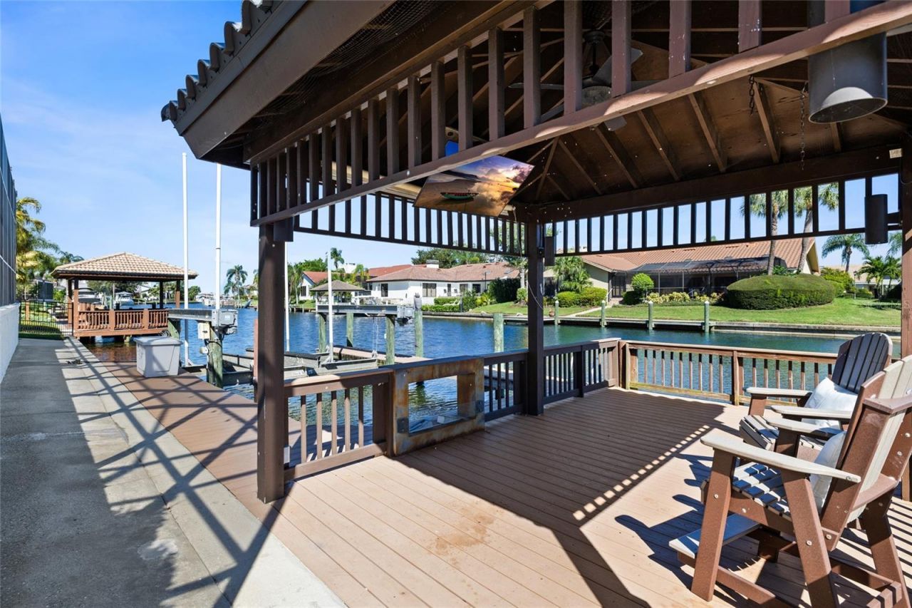9805 Compass Point Way, Tampa, FL 33615 Photo