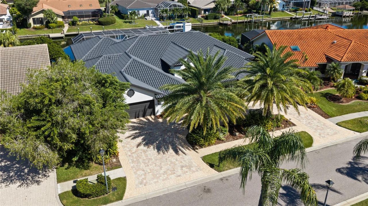 9805 Compass Point Way, Tampa, FL 33615 Photo