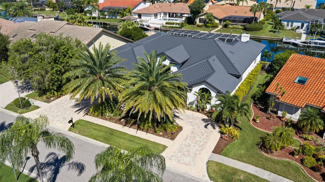 9805 Compass Point Way, Tampa, FL 33615 Photo