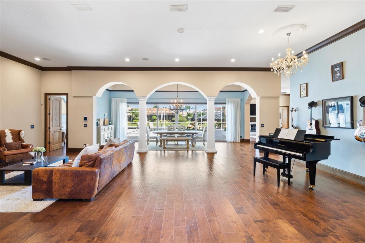 9805 Compass Point Way, Tampa, FL 33615 Photo