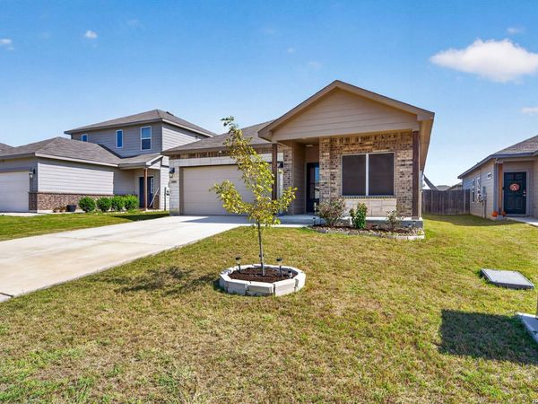 14630 Latigo Loop, Elmendorf, TX 78112