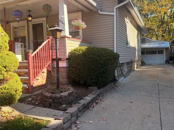 1045 Chalker Street, Akron, OH 44310