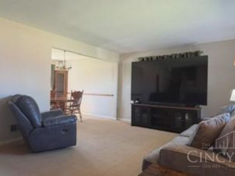 5771 Childs Avenue, Green Township, OH 45248 Photo 3