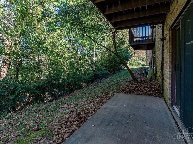 7240 Creekview Drive, Unit 2, Cincinnati, OH 45247 Photo 4
