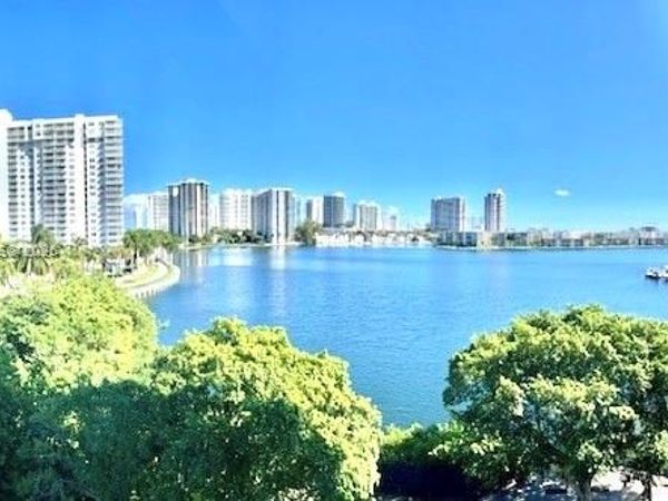 2780 NE 183rd St , Unit 517, Aventura, FL 33160