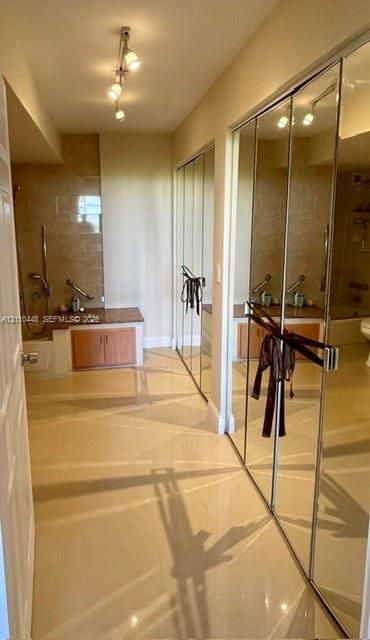 2780 NE 183rd St , Unit 517, Aventura, FL 33160 Photo