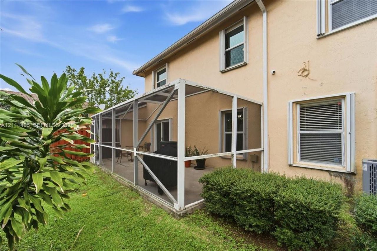 5331 NW 89th Ter, Sunrise, FL 33351 Photo