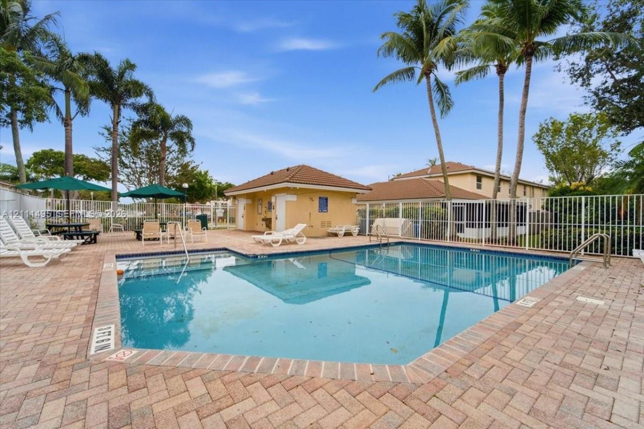 5331 NW 89th Ter, Sunrise, FL 33351 Photo