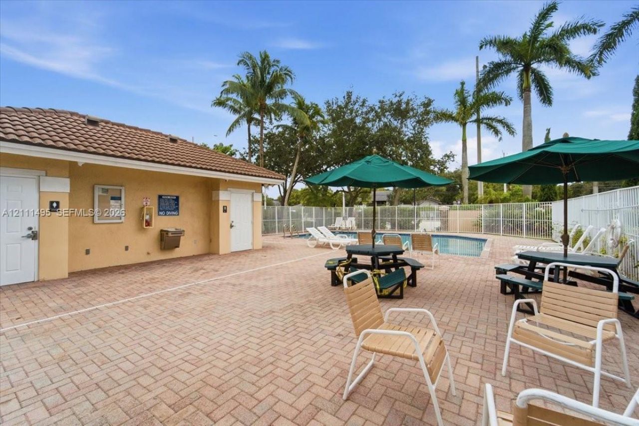 5331 NW 89th Ter, Sunrise, FL 33351 Photo