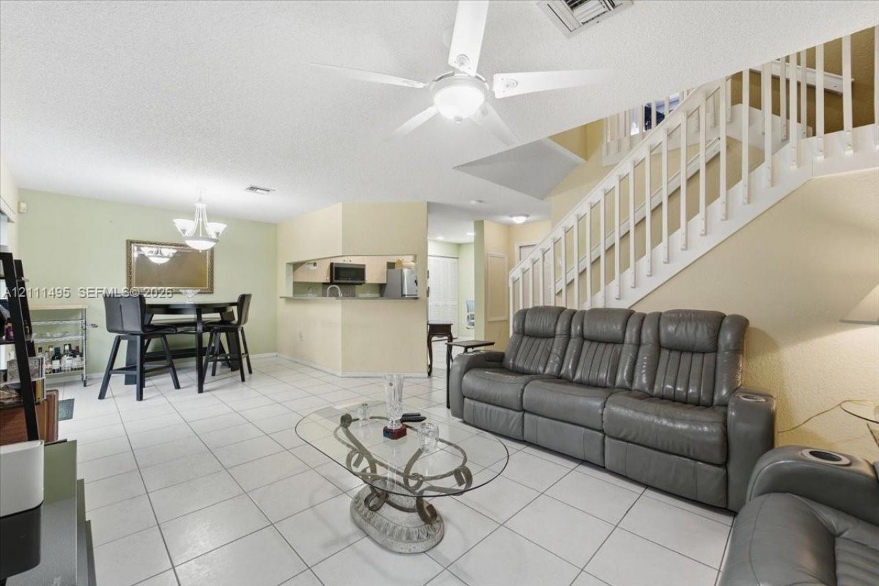 5331 NW 89th Ter, Sunrise, FL 33351 Photo