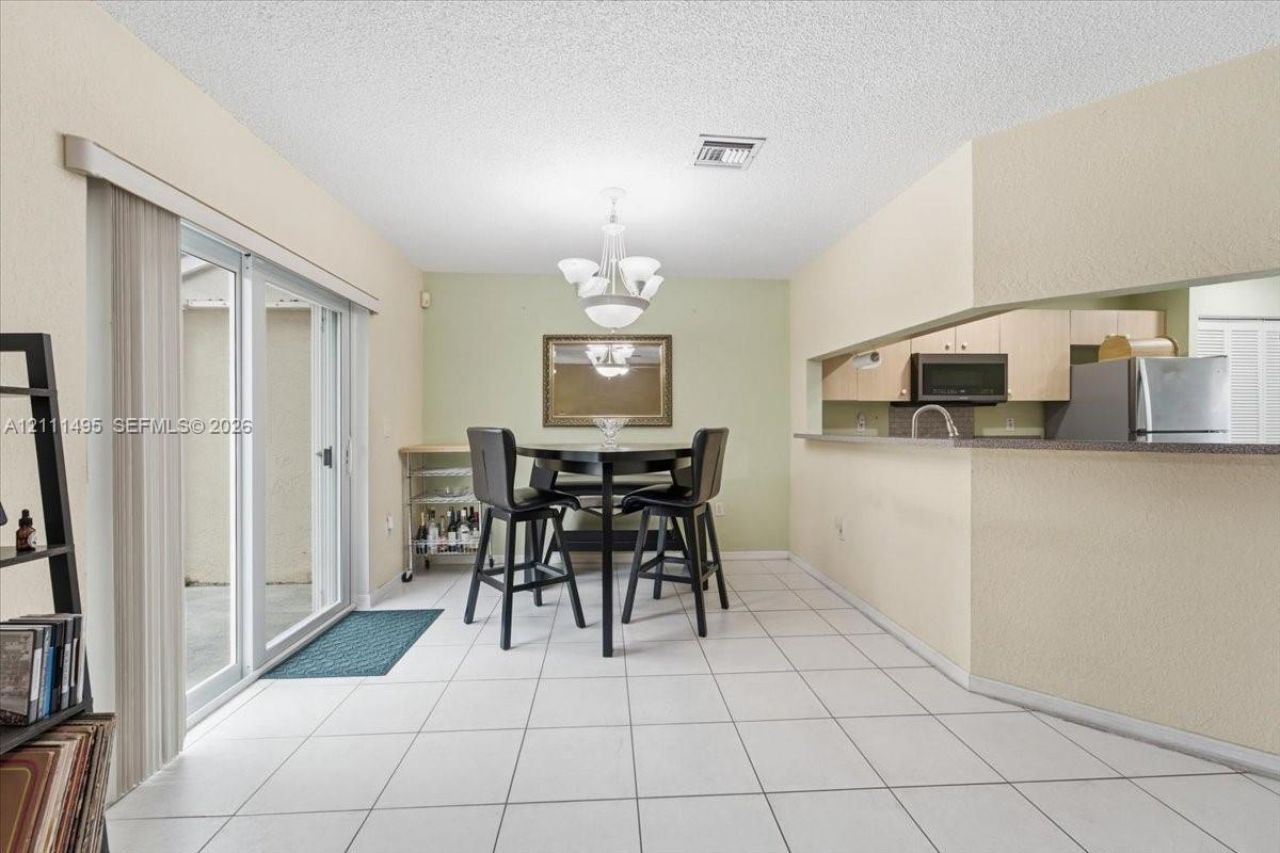 5331 NW 89th Ter, Sunrise, FL 33351 Photo