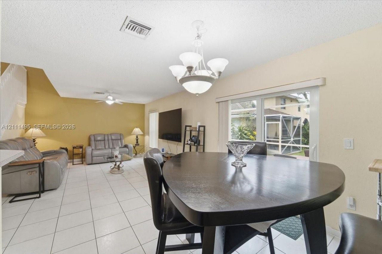 5331 NW 89th Ter, Sunrise, FL 33351 Photo