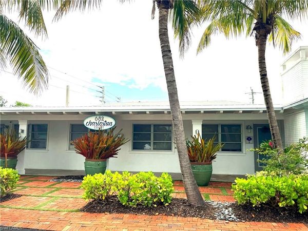 682 8th ST N, Unit 8, NAPLES, FL 34102