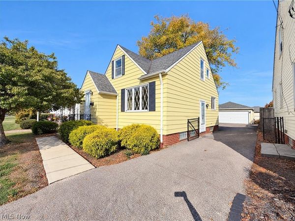 24601 Stephen Avenue , Euclid, OH 44123