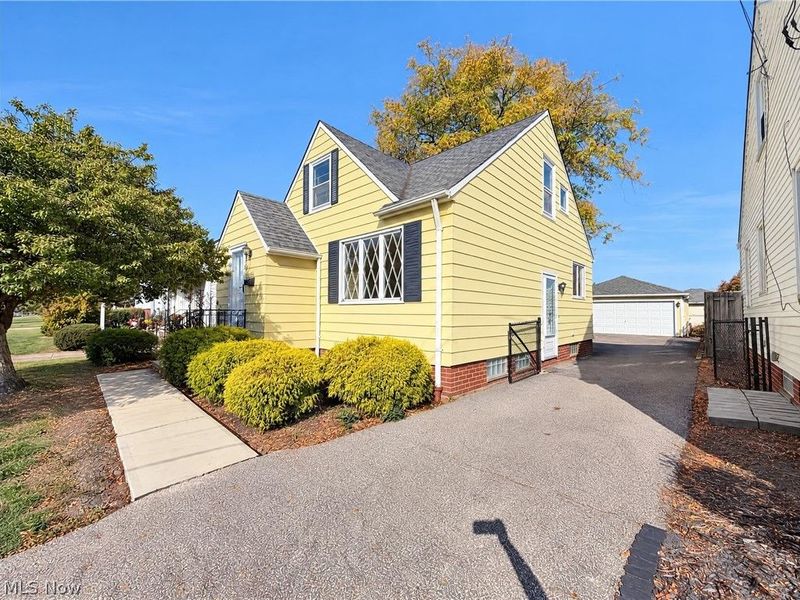 24601 Stephen Avenue, Euclid, OH 44123 Photo 1