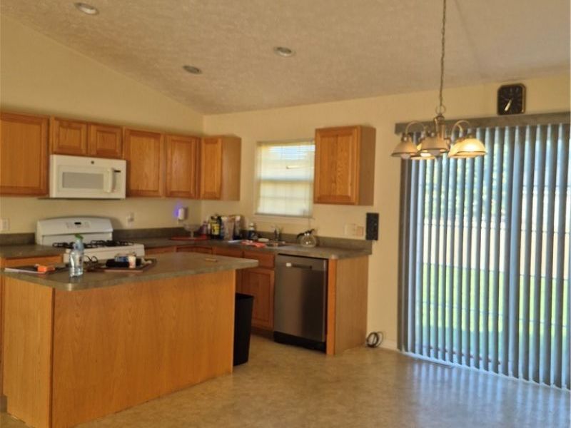 2078 Arrowhead Street, Lorain, OH 44052 Photo 3