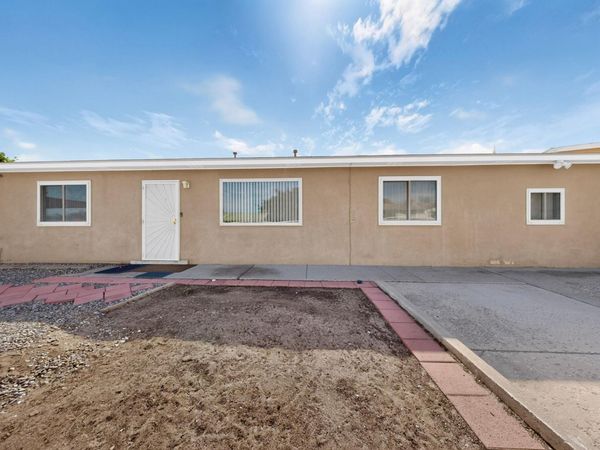 9204 Camino San Martin SW, Albuquerque, NM 87121