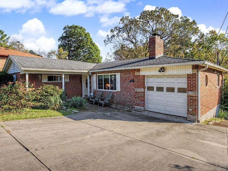 2337 E Galbraith Road, Reading, OH 45237 Photo 3