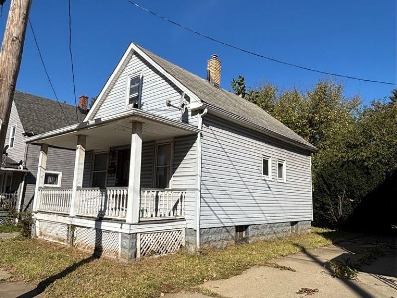 5715 Hege Avenue, Cleveland, OH 44105 Photo 2