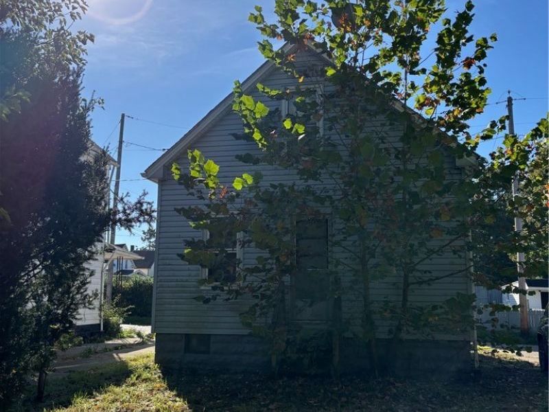5715 Hege Avenue, Cleveland, OH 44105 Photo 3