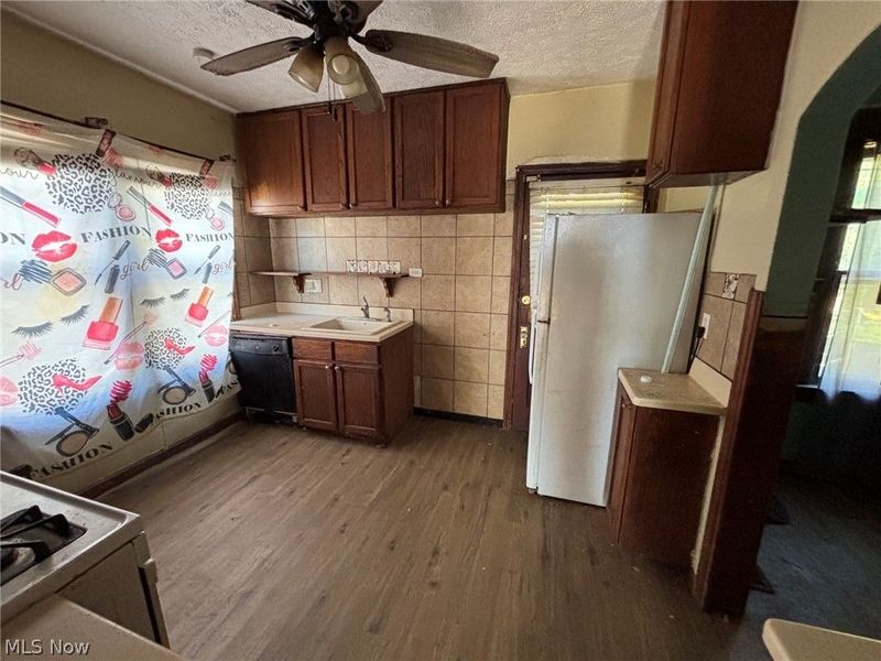 5715 Hege Avenue, Cleveland, OH 44105 Photo 9