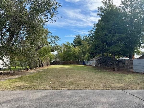 1807 S 8th Street, Chickasha, OK 73018