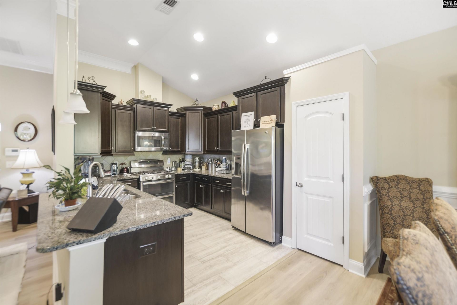 818 Leyland Cypress Court  Photo 8