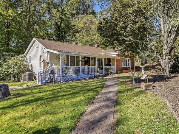 555 N BUNKER HILL Road, Oak Ridge, NC 27310